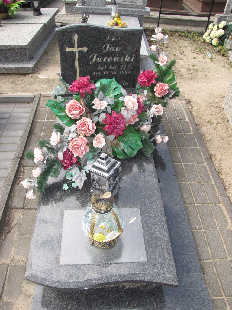 Grób Jan Jaroński